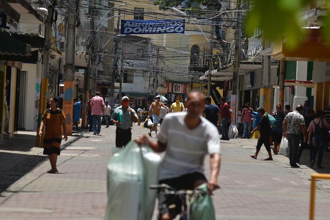 Movimentação do comércio no Centro do Recife