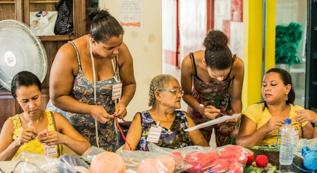 Mães de alunos do Aria Social integram o projeto Casa de Maria