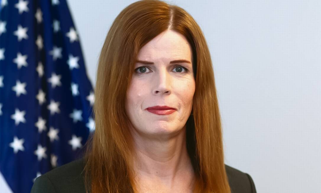 Veterana transexual Shawn Skelly vai integrar a equipe de transição de Biden