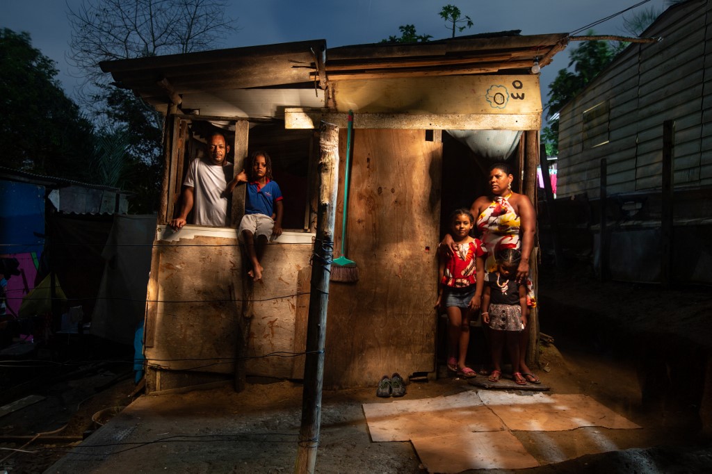 Ilma Silva Santos e a família na periferia de Salvador