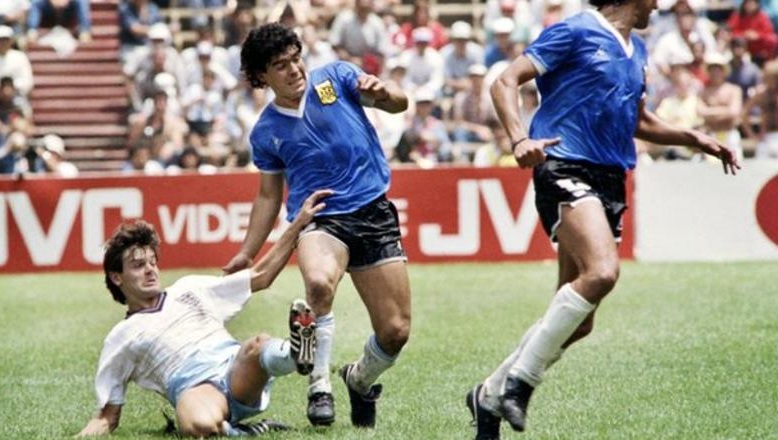 Diego Maradona no dia em que marcou os dois gols na vitória da Argentina por 2 a 1 sobre os ingleses nas quartas de final da Copa do Mundo de 1986