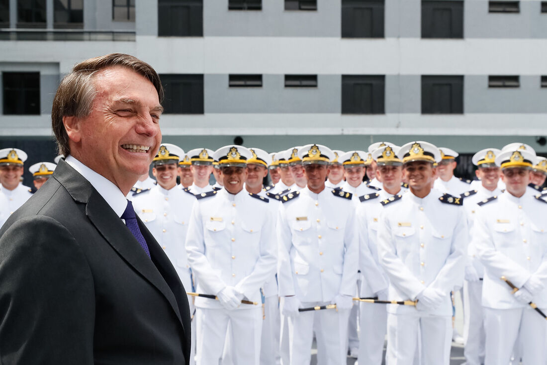 Presidente da República Jair Bolsonaro, durante a cerimônia de declaração de Guardas-Marinha de 2020 e Entrega de Espadas da Turma Capitão-Mor  Jerônimo de Albuquerque