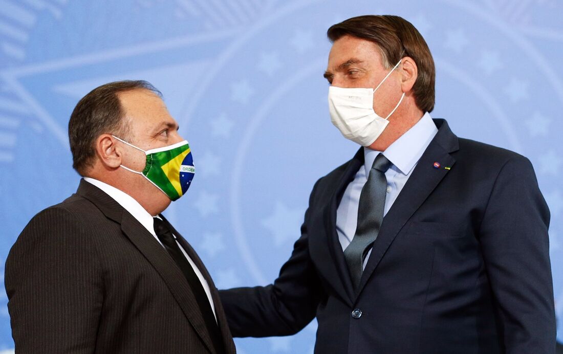 Eduardo Pazuello e Jair Bolsonaro