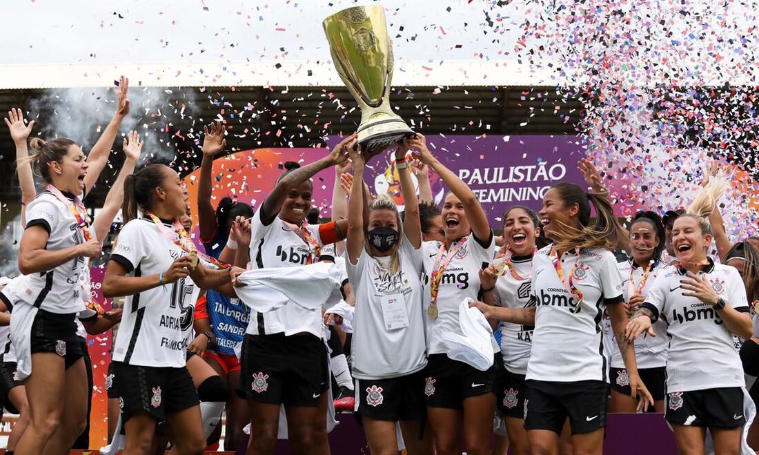 Final Paulistão feminino: Timão goleia São Paulo e fecha ano