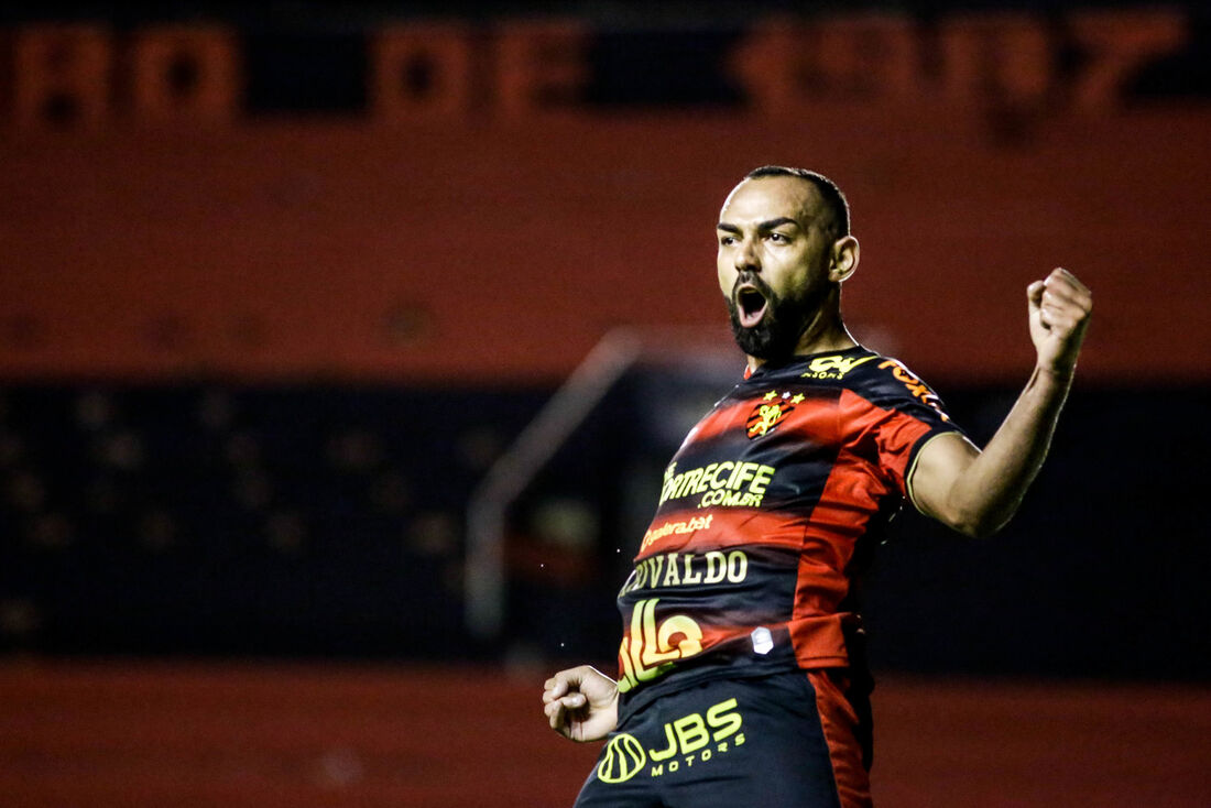 Dalberto comemora gol anotado contra o Grêmio