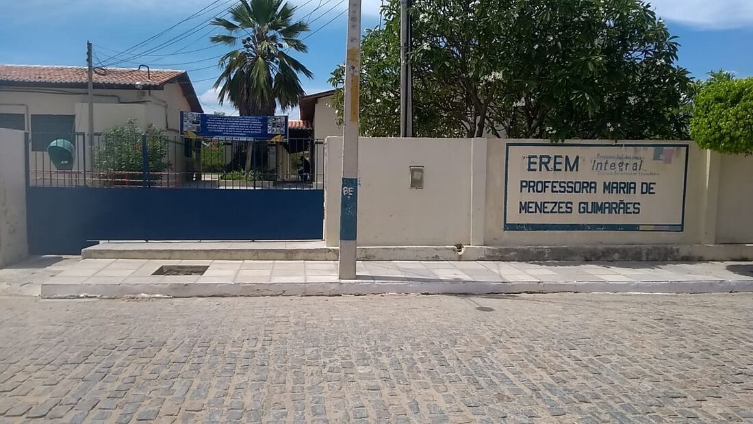 Escola de Referência em Ensino Médio (EREM) Maria de Menezes Guimarães, localizada em Itacuruba, no Sertão do São Francisco