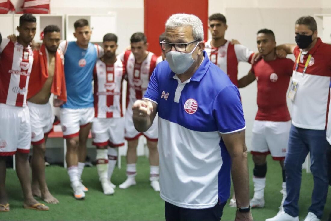 Hélio dos Anjos, técnico do Náutico