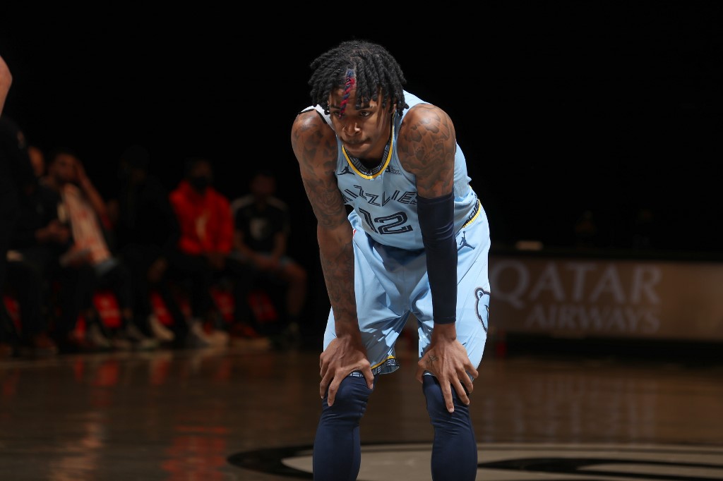 Ja Morant em jogo contra o Nets. Armador foi selecionado na 3ª escolha do Draft de 2019 pelo Grizzlies.