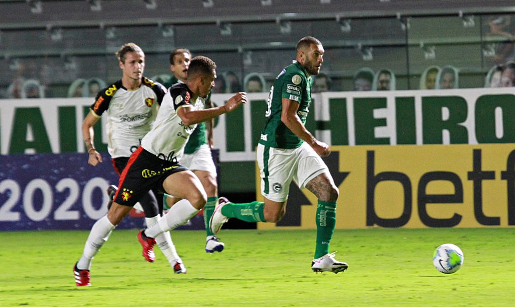 Lance de jogo entre Goiás x Sport