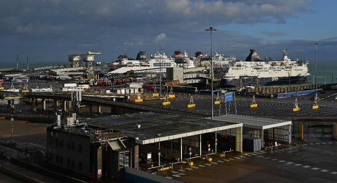 A reabertura do porto de Dover, depois do acordo entre Londres e Paris, acaba com os temores de possível desabastecimento no país