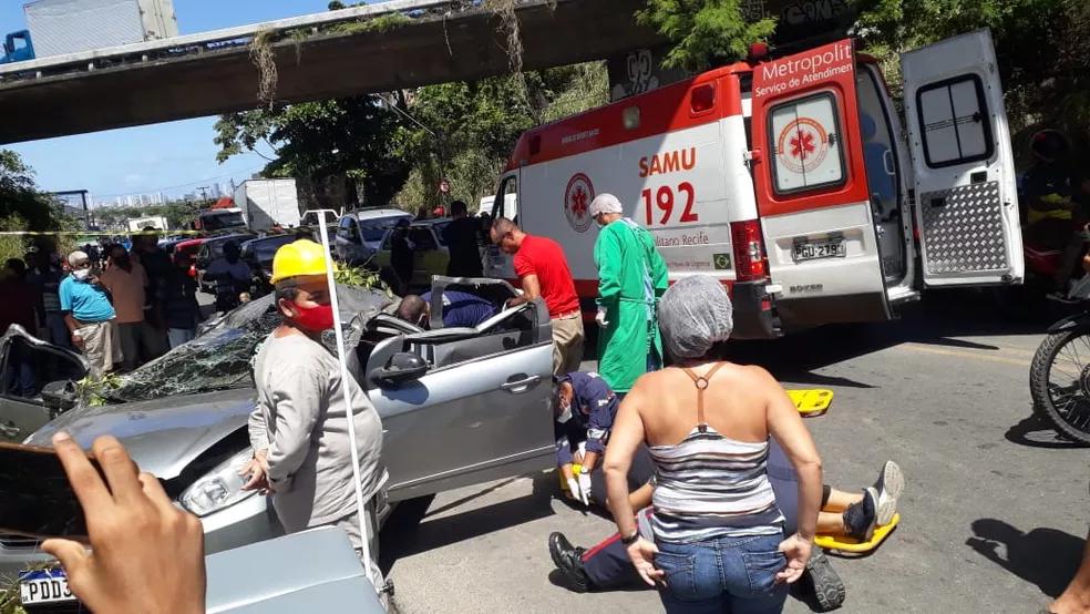 Acidente no viaduto da BR-101