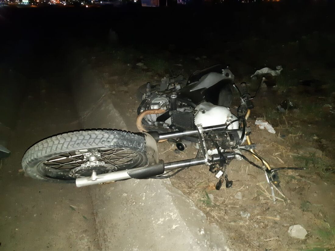 Vítima foi arremessada da moto