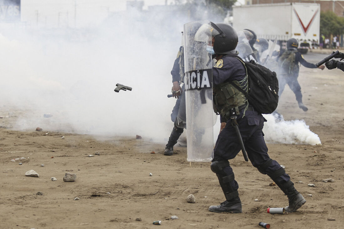 A destituição do então presidente do país, Martín Vizcarra, deflagrou uma onda de protestos sociais que deixou dois mortos e centenas de feridos