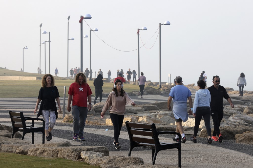 Israelenses em Tel Aviv