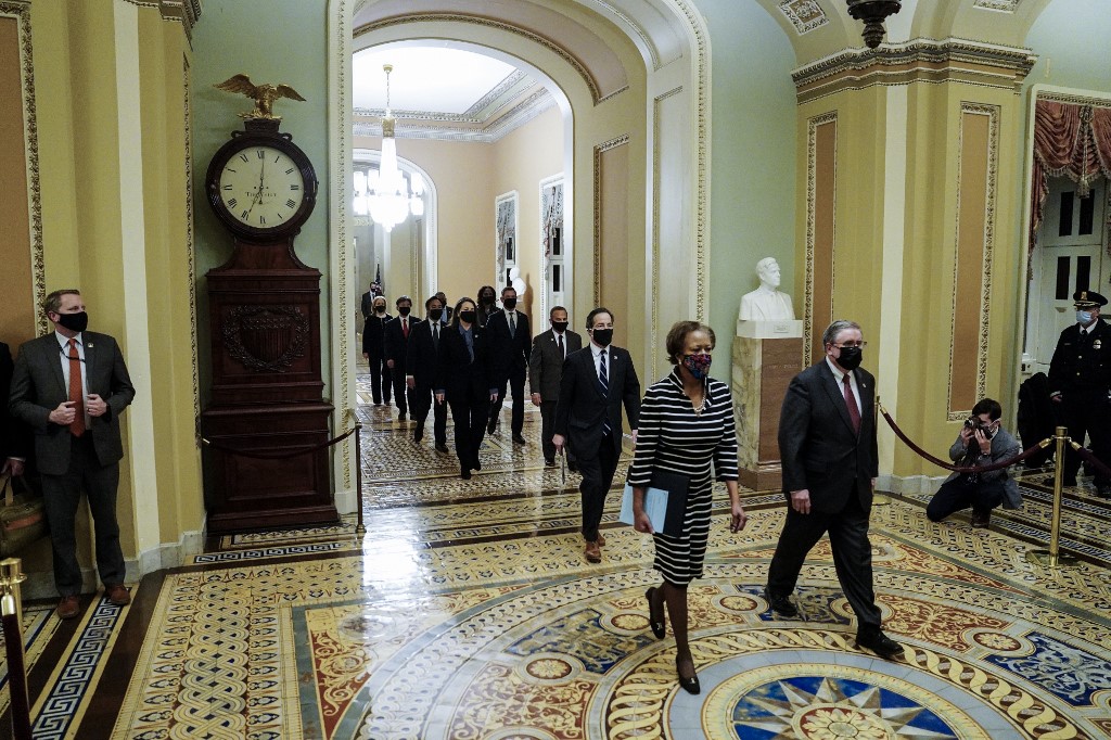 Senado americano recebe processo de impeachment de Trump