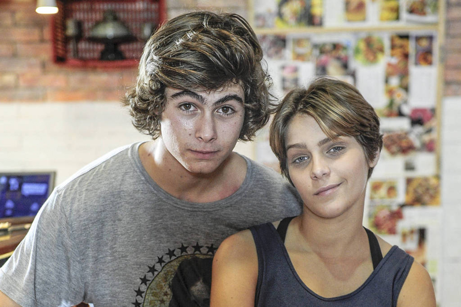 Pedro (Rafael Vitti) e Karina (Isabella Santoni), o casal Perina da