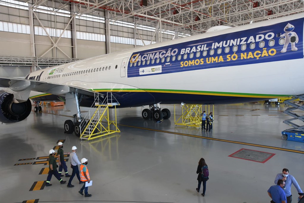 Avião da Azul que vai buscar vacinas na Índia