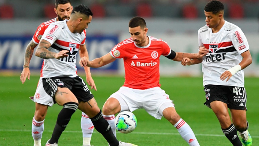 São Paulo, líder do campeonato, e Internacional, segundo colocado, se enfrentam na 31ª rodada