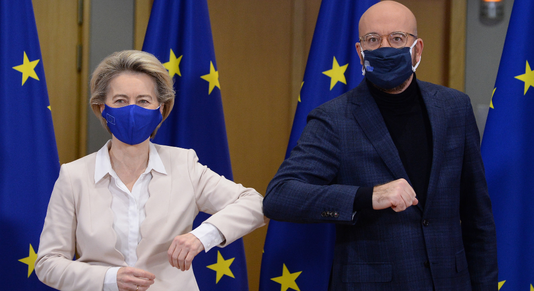 A presidente da Comissão Europeia, Ursula von der Leyen, e o presidente do Conselho Europeu, Charles Michel, após a assinatura do acordo comercial Brexit