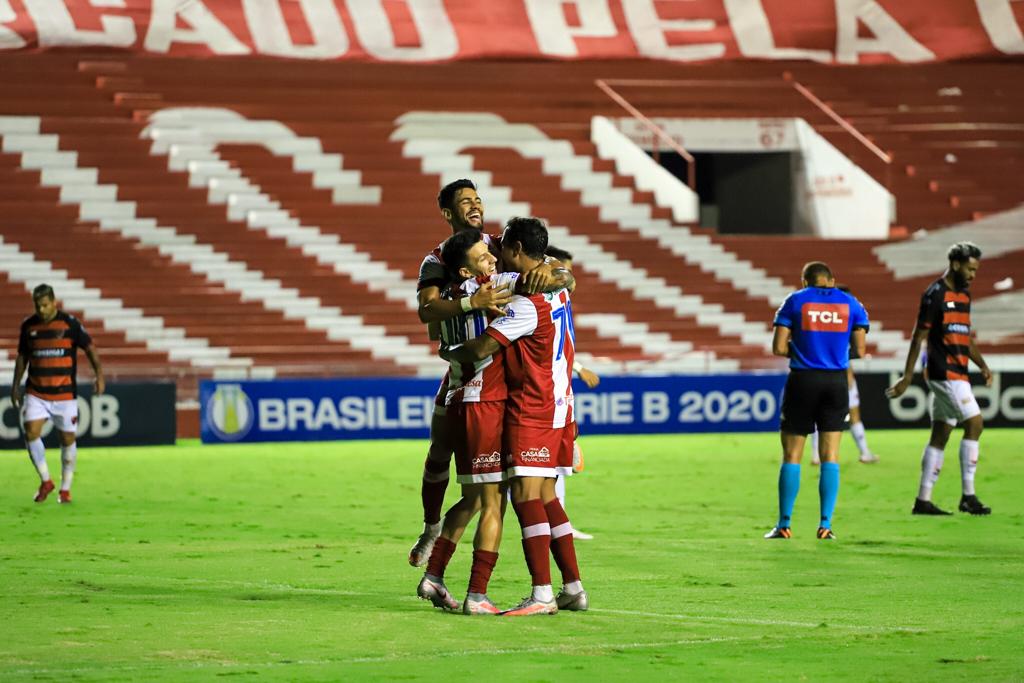 Náutico venceu Oeste com tranquilidade