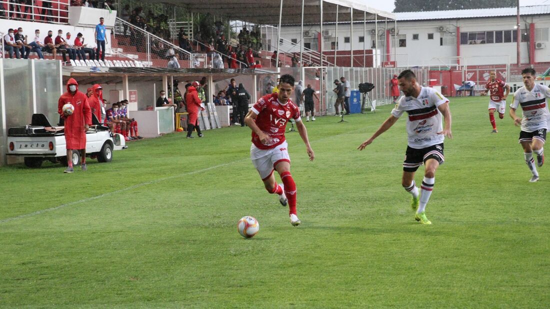 Vila Nova venceu o Santa Cruz pela quinta rodada do quadrangular final da Série C