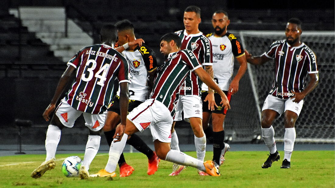 Com um a menos desde os 37 minutos do primeiro tempo, Sport perde para o Fluminense por 1 a 0