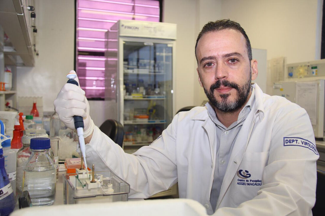 Pesquisador da Fiocruz Pernambuco e doutor em biologia molecular, Rafael Dhália