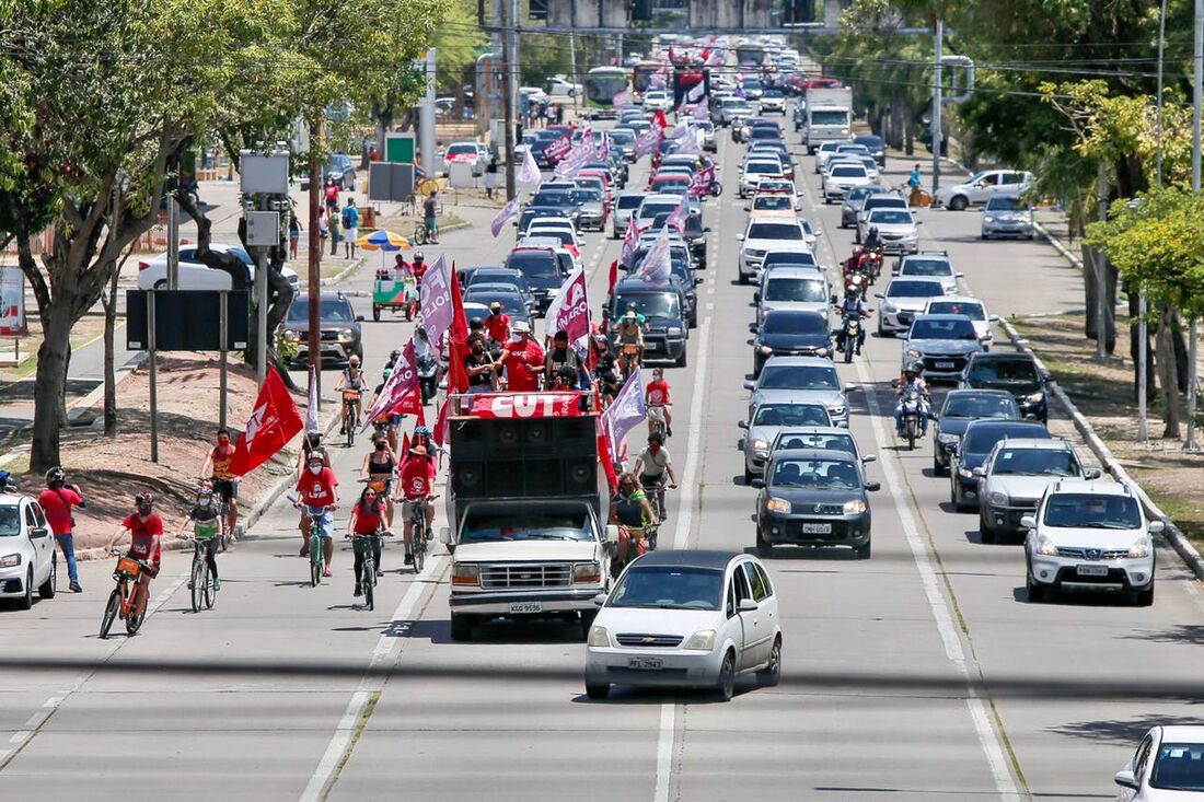 Carreata pró-impeachment de Bolsonaro no Recife