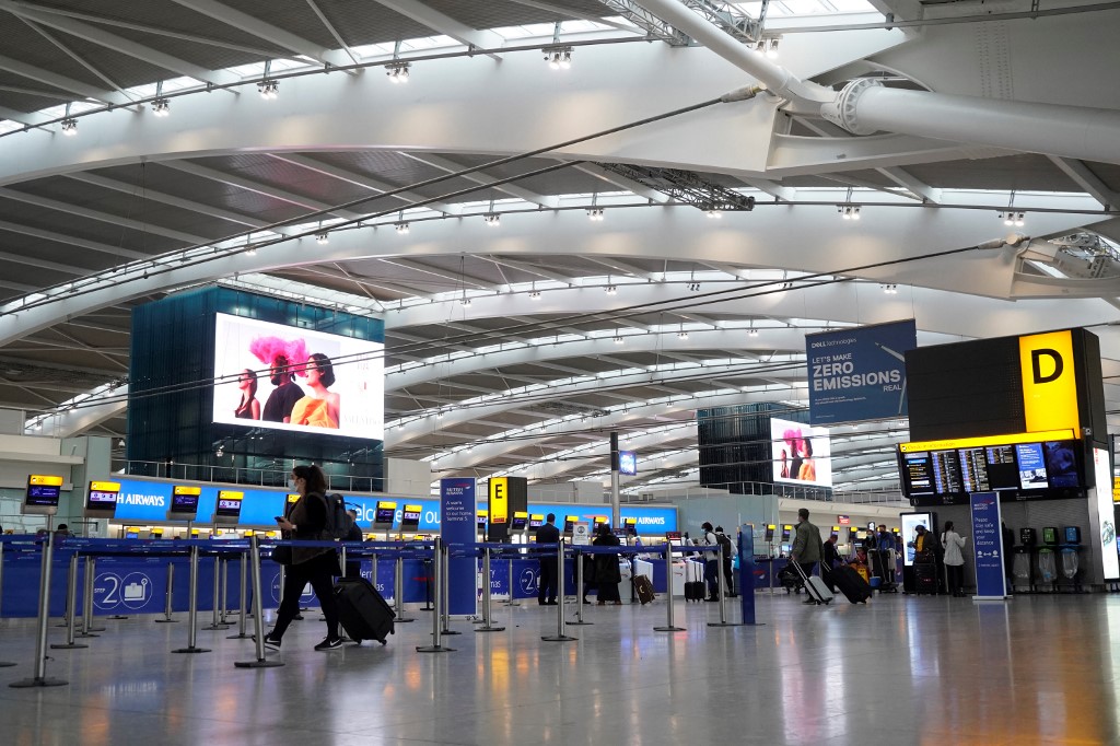 Terminal do Aeroporto de Heathrow, em Londres