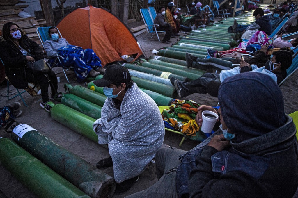 Oxigênio no Peru em falta provoca colapso no sistema de saúde