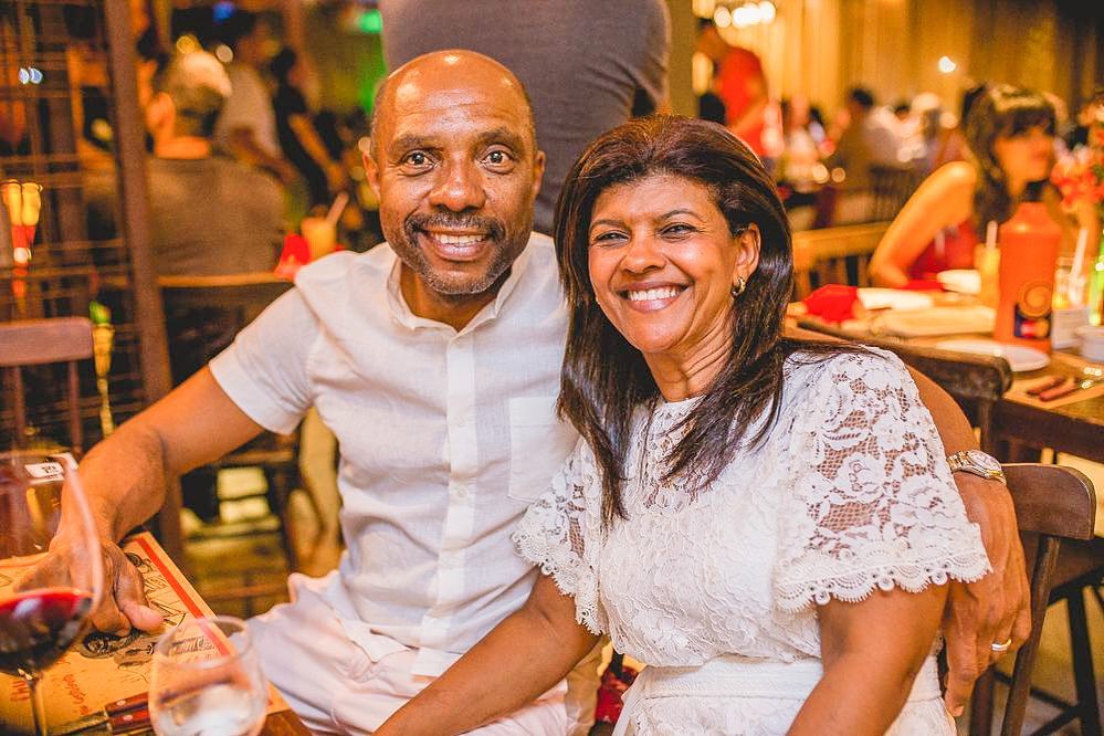 Osvaldo Moreira ao lado da esposa, Vera, com que dividia o restaurante