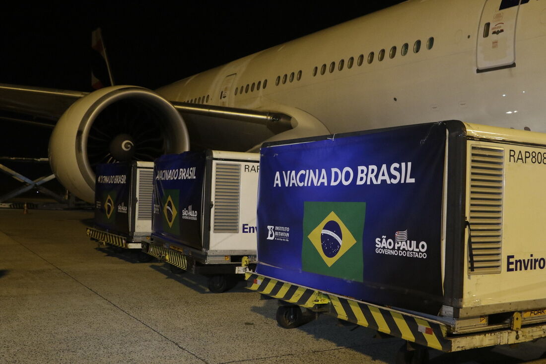 oram transportados da China para o Brasil 5,4 mil litros de IFA (Insumo Farmacêutico Ativo).