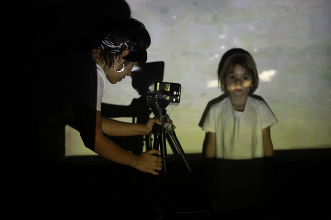 Ministrada pela realizadora audiovisual e pesquisadora Eva Jofilsan, oficina investiga os caminhos da videopoesa