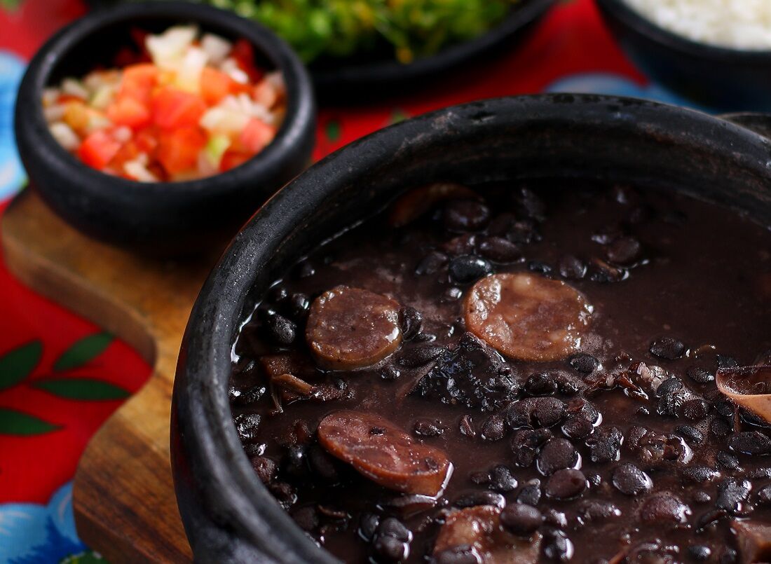 Feijoada é opção clássica