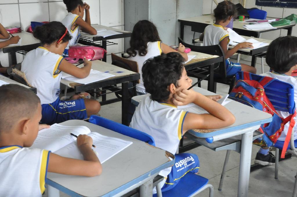 Escola de Paulista, na RMR