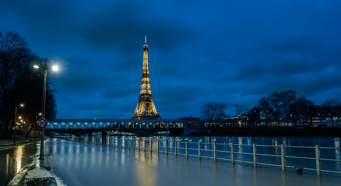 Aos 132 anos, a Torre Eiffel se prepara para receber os Jogos Olímpicos de 2024