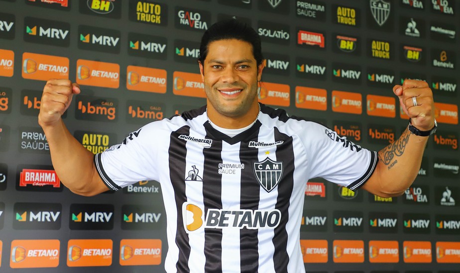 Hulk assinou com o Atlético-MG após 16 anos fora do Brasil