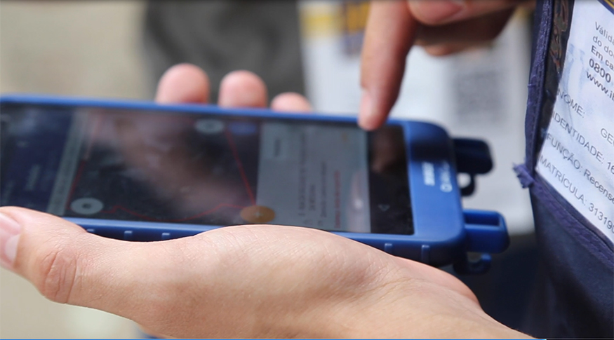 No Dispositivo Móvel de Coleta (DMC), o recenseador registrará as informações coletadas no Censo 2021