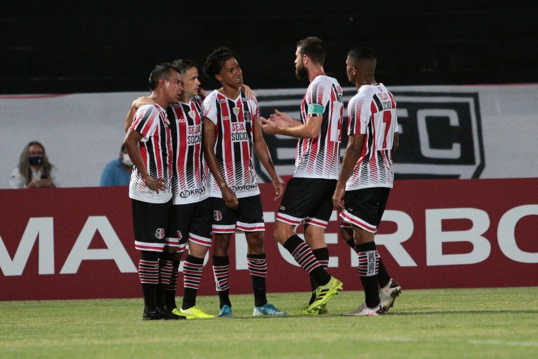 Santa estreia na Copa do Nordeste neste sábado (27)