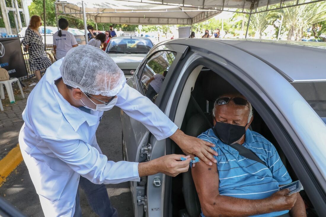 Vacinação contra a covid-19