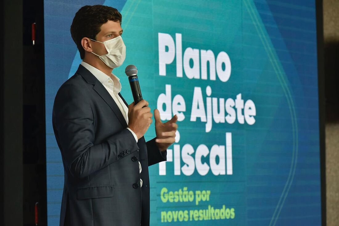 Prefeito João Campos lança plano de ajuste fiscal
