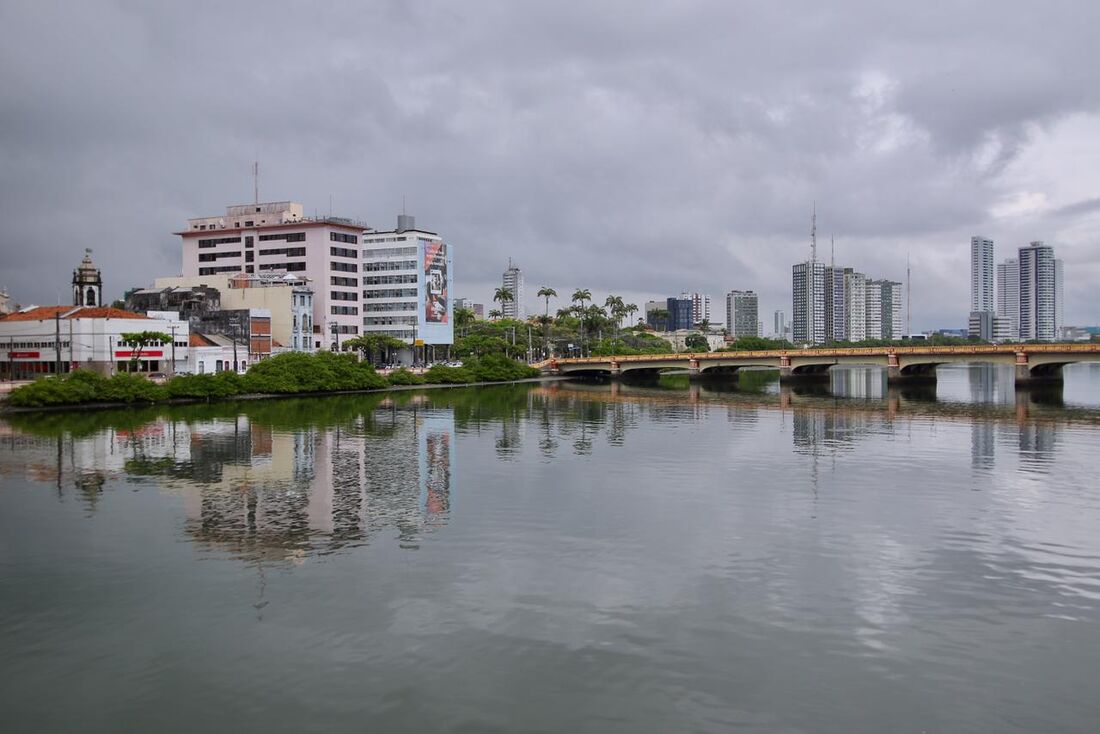 Recife vive um cenário epidemiológico de estabilidade, porém em patamares elevados