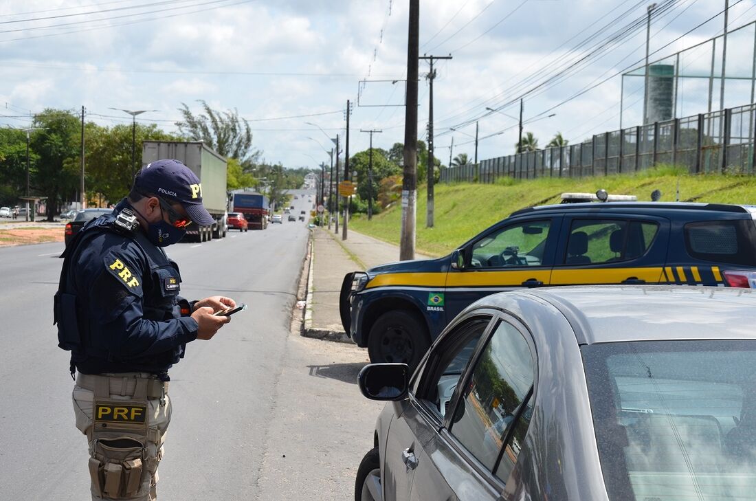 Ação da Polícia Rodoviária Federal em BR