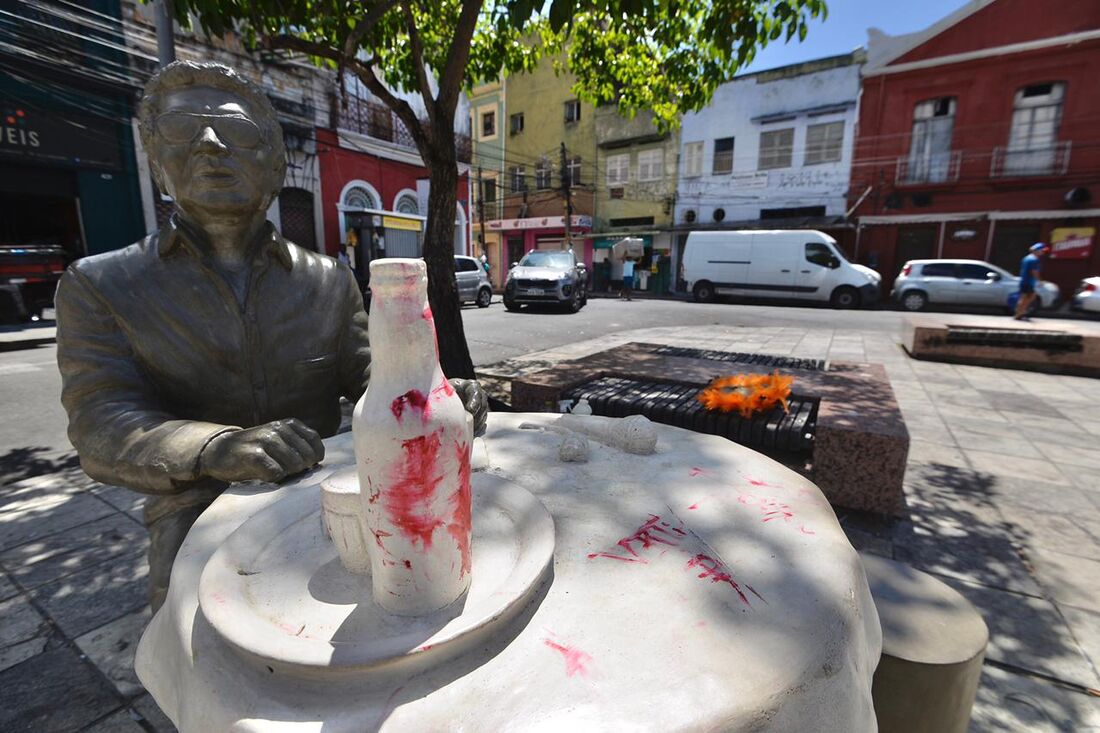 Estátua de Reginaldo Rossi