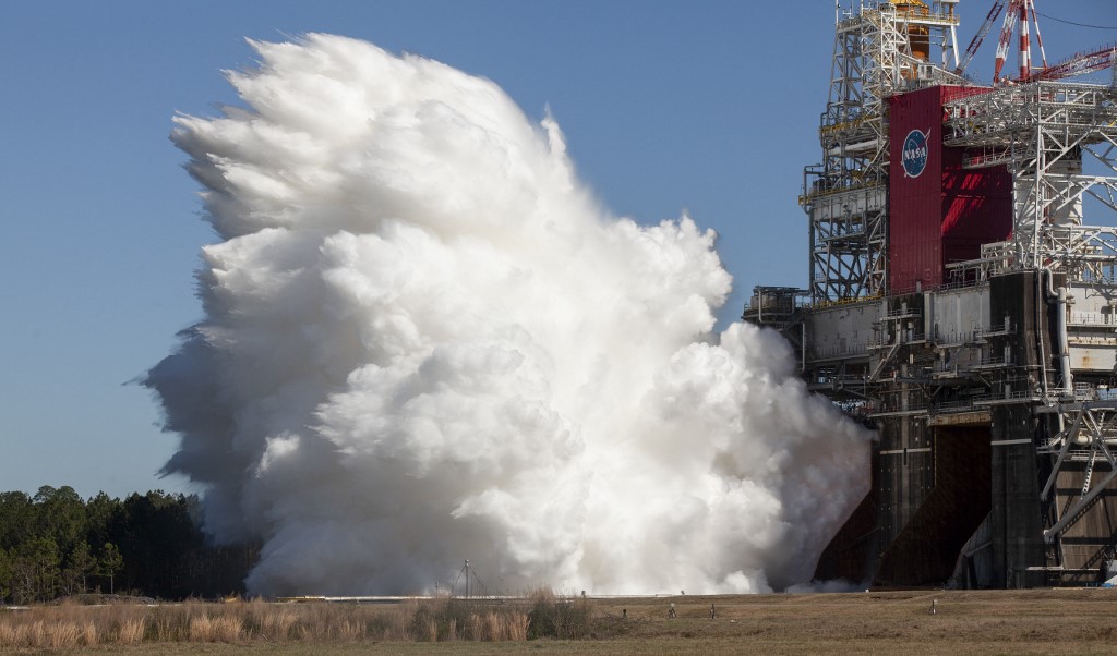 foguete Space Launch System (SLS)