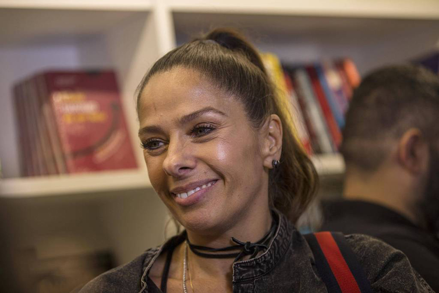 Adriane Galisteu em lançamento de livro de Walcyr Carrasco