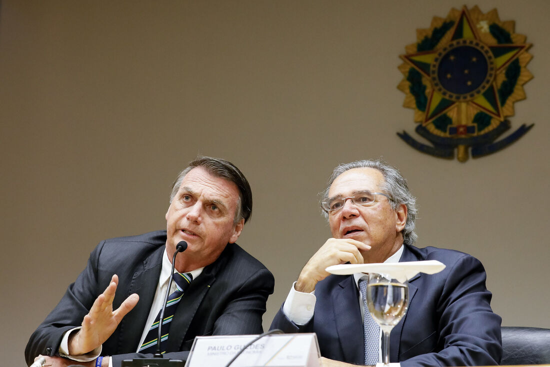 Jair Bolsonaro, presidente do Brasil, e Paulo Guedes, ministro da economia do País