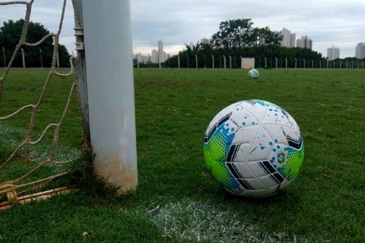 Santa chegou a treinar em Goiânia, mas atividades foram suspensas