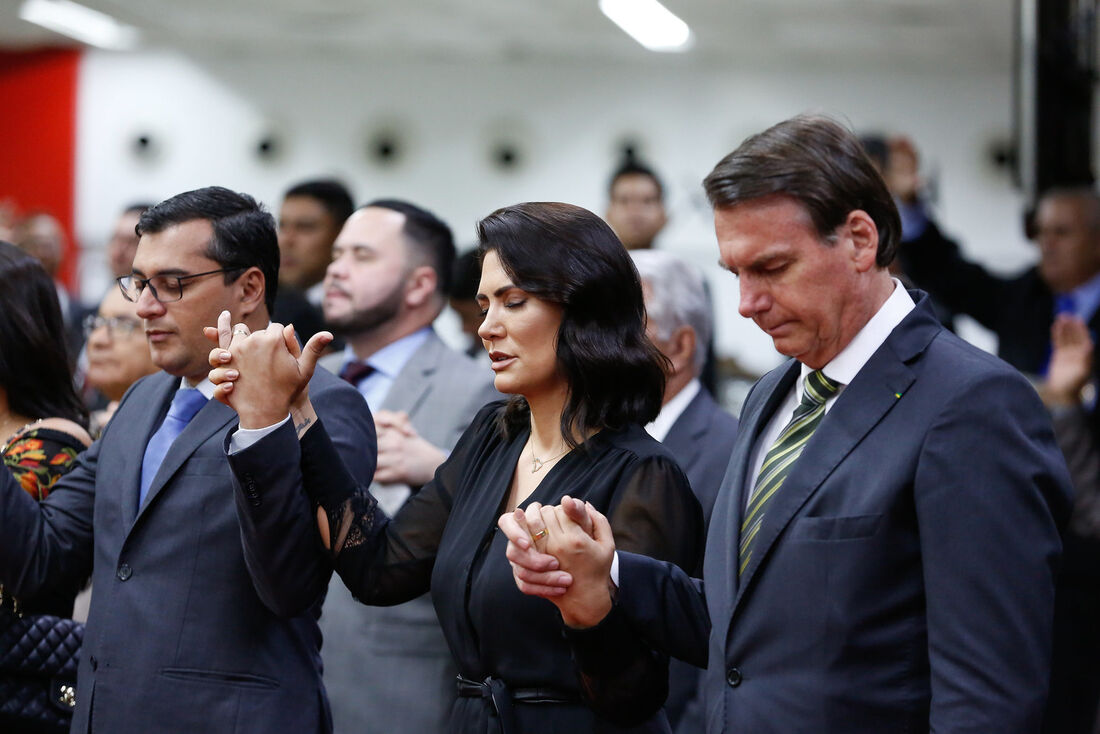 Bolsonaro foca nos votos feminino e evangélico em pré-campanha