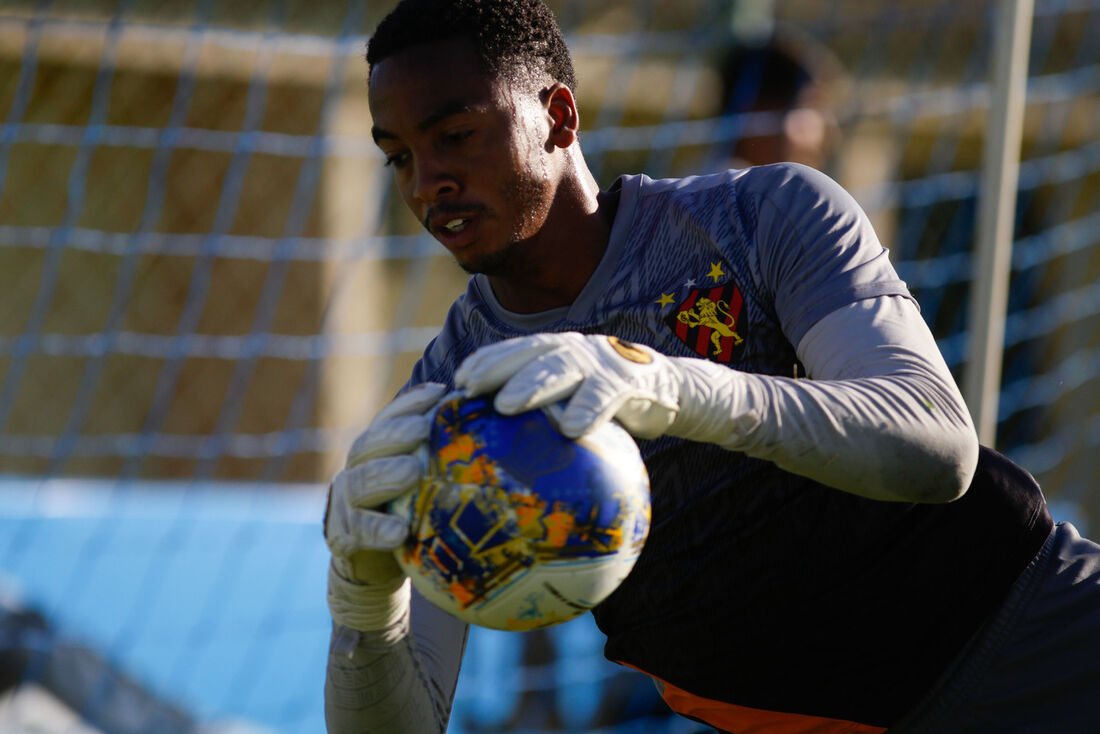 Carlos Eduardo, goleiro do Sport